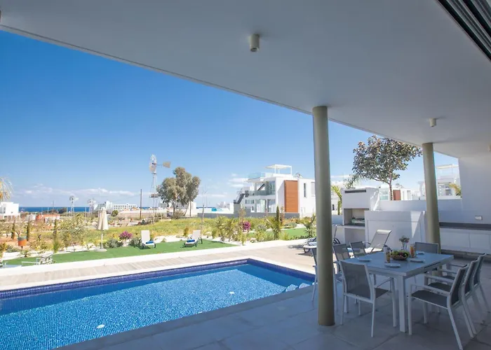 Schoene Olivine Pearl Ol5 Mit Garten By Interhome * Protaras