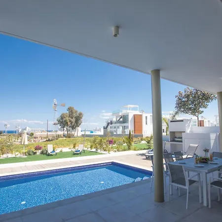 Schoene Olivine Pearl Ol5 Mit Garten By Interhome * Protaras