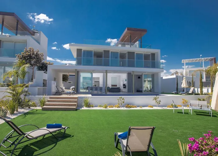 Schoene Olivine Pearl Ol5 Mit Garten By Interhome * Protarász