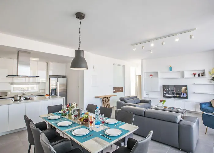 Schoene Olivine Pearl Ol5 Mit Garten By Interhome Nyaraló *