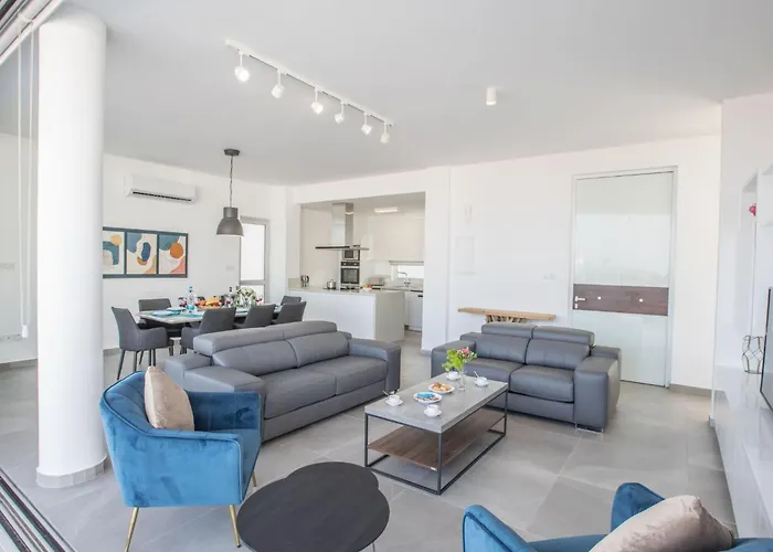 Schoene Olivine Pearl Ol5 Mit Garten By Interhome Nyaraló Protarász