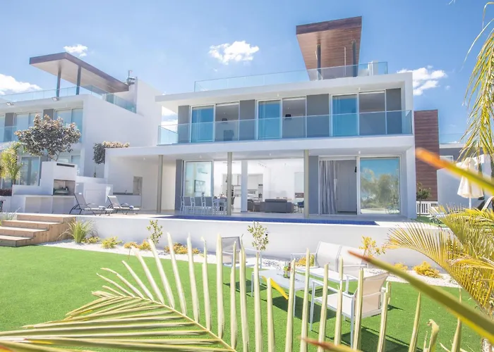 Schoene Olivine Pearl Ol5 Mit Garten By Interhome Protarász